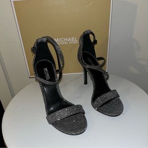 New Michael Michael Kors Women Antonia Fabric
Open Toe Casual Gunmetal Size 5.5M